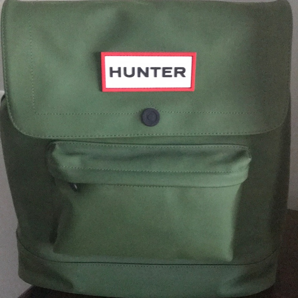 GREEN HUNTER BACKPACK IN EXCELLENT CONDITION.